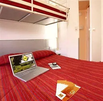 Hotel Premiere Classe Versailles - Cyr L'ecole