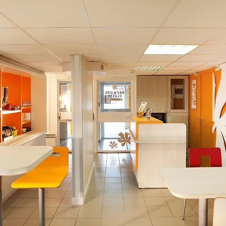 Hotel Premiere Classe Versailles - Cyr L'ecole *