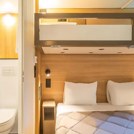 Premiere Classe Versailles - Cyr L'ecole *