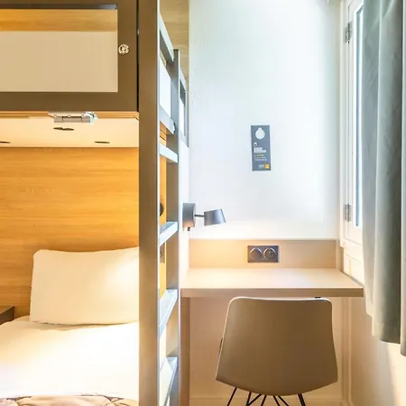 Premiere Classe Versailles - Cyr L'ecole * Saint-Cyr-lʼÉcole