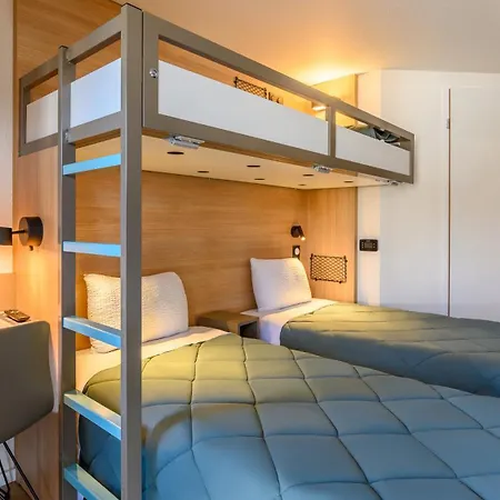Premiere Classe Versailles - Saint Cyr L'Ecole Hotel