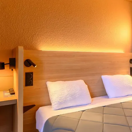 Hotel Premiere Classe Versailles - Saint Cyr L'Ecole