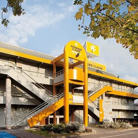 Premiere Classe Versailles - Cyr L'ecole * Saint-Cyr-lʼÉcole