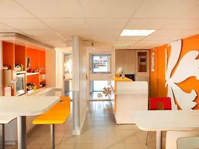 Hotel Premiere Classe Versailles - Cyr L'ecole *